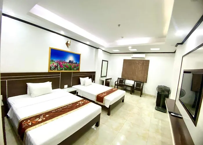 Gold Hotel