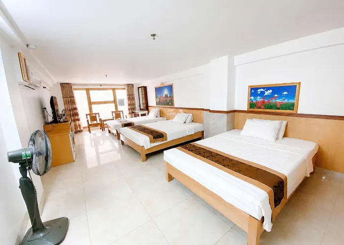 Gold Hotel *